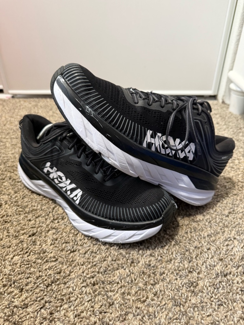 Hoka one one bondi 7 Men's Black and White Bondi 7 Cushioning Running Shoes - Picture 2 of 9